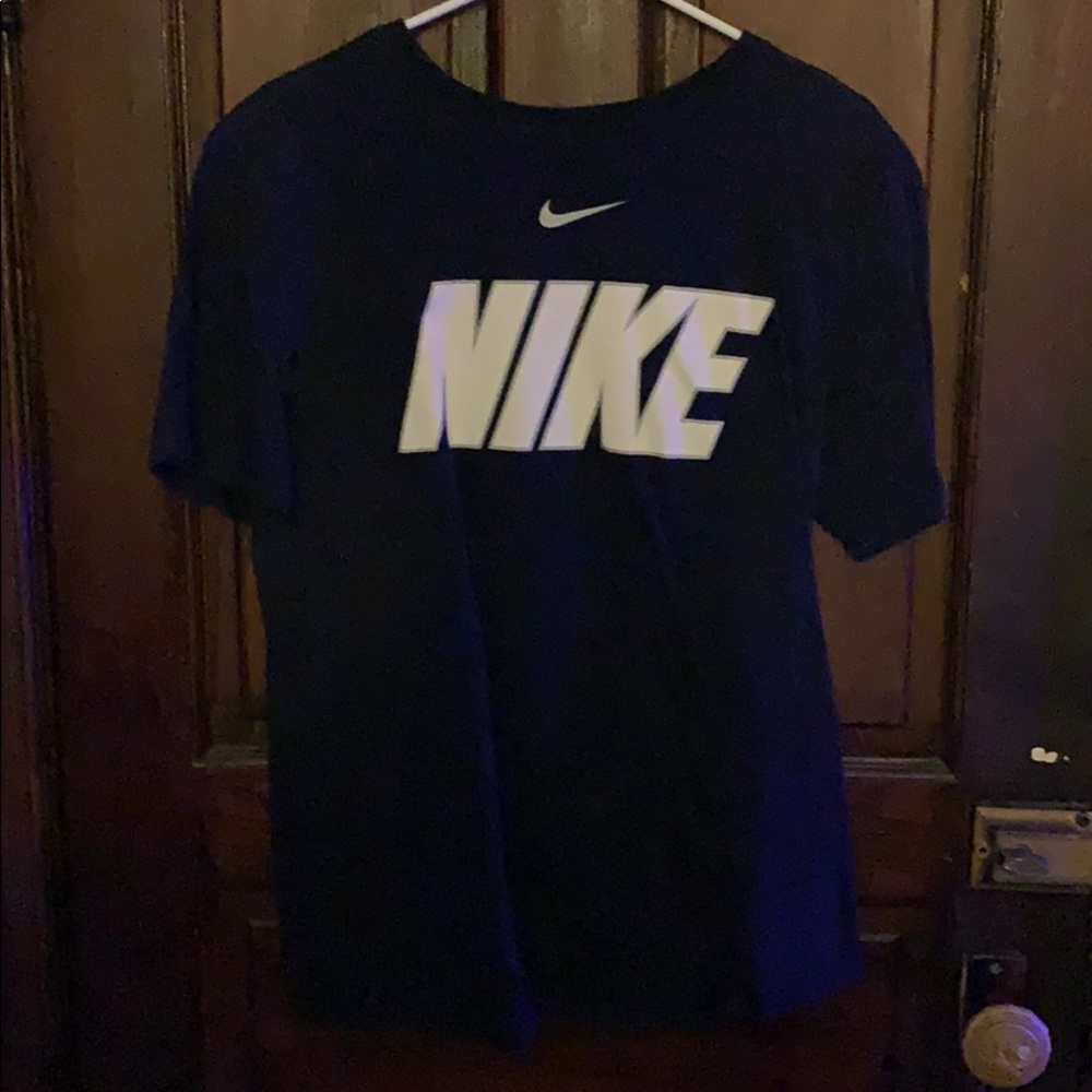Men’s Nike tee